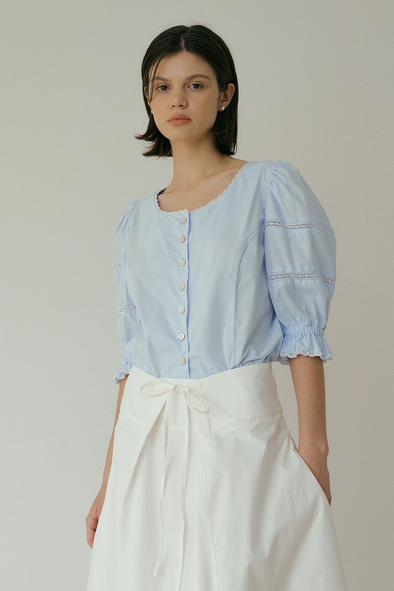 Princess line blouse (sky blue)