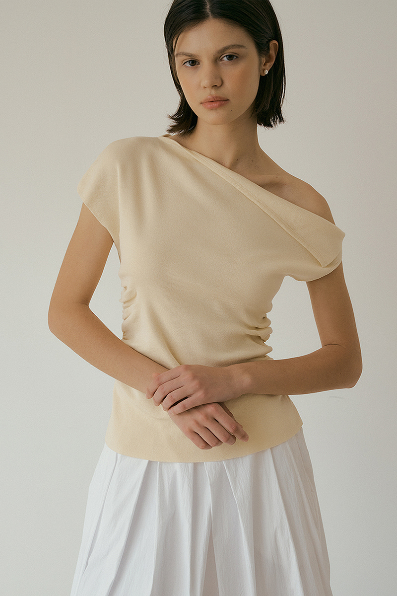 Shirring drop sleeveless knit (cream)
